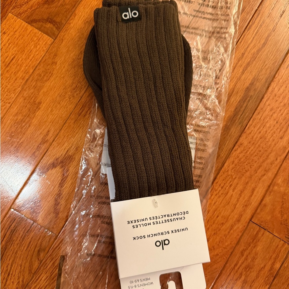 ALO Yoga Unisex Scrunch Sock - Dark Brown